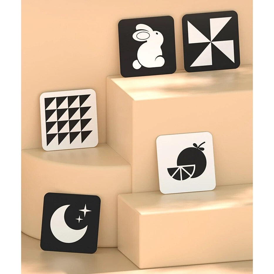 4 x Baby Visual Cards 0-36 Months Baby Black and White Flash Cards